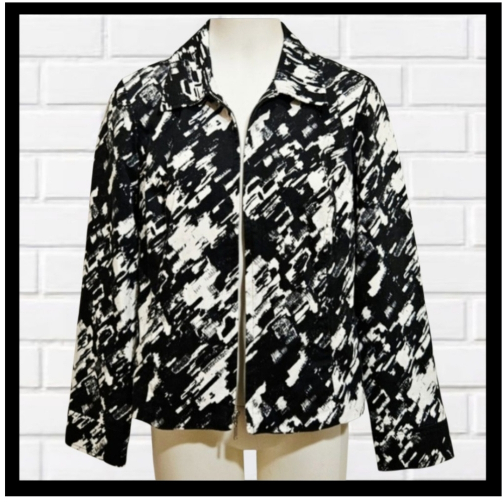 212 COLLECTION Black and White Abstract Blazer Womens Med, Excellent Condition!